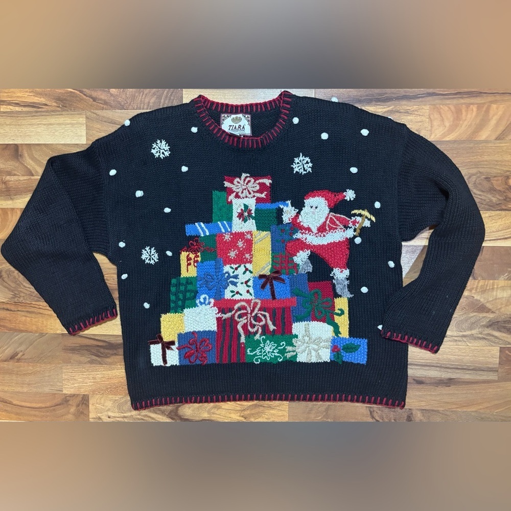 Tiara Intl Vintage Christmas Sweater L Santa Gifts Snowflakes Ugly Holiday Knit